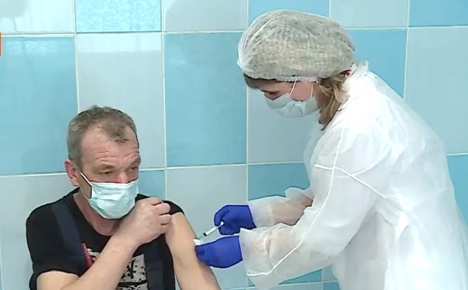 Более 23% работников Брянского автомобильного завода вакцинировались от COVID-19